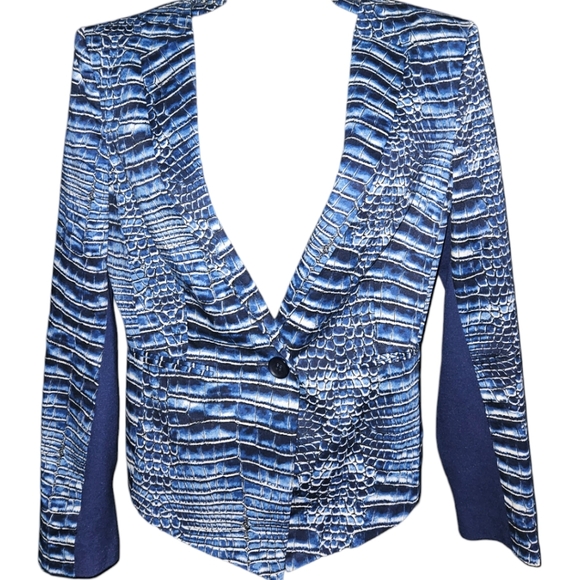 BCBGMAXAZARIA Fitted Snakeskin Printed Jordyn Blazer - Picture 1 of 6